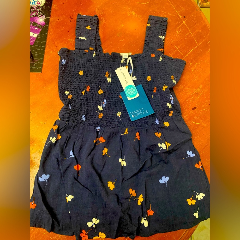 Brand new with tags Market and Spruce brand size small tank